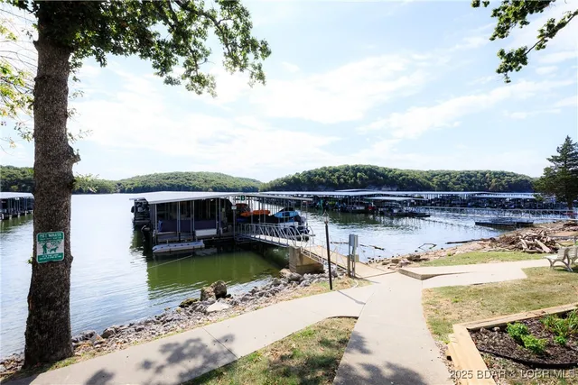 $695,000 | 222 Park Pl Lane, Unit 1C, Kaiser, MO 65047