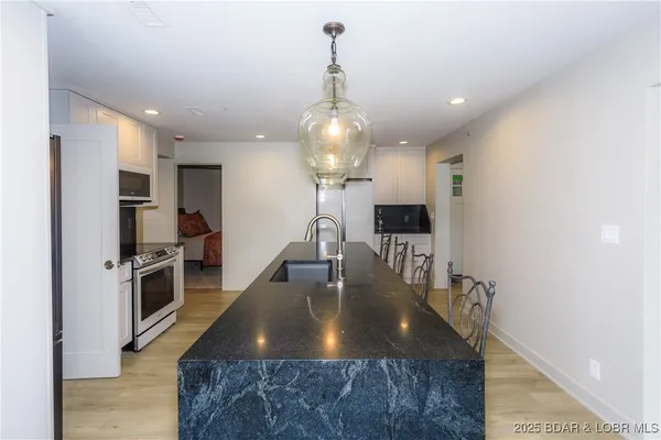 $695,000 | 222 Park Pl Lane, Unit 1C, Kaiser, MO 65047