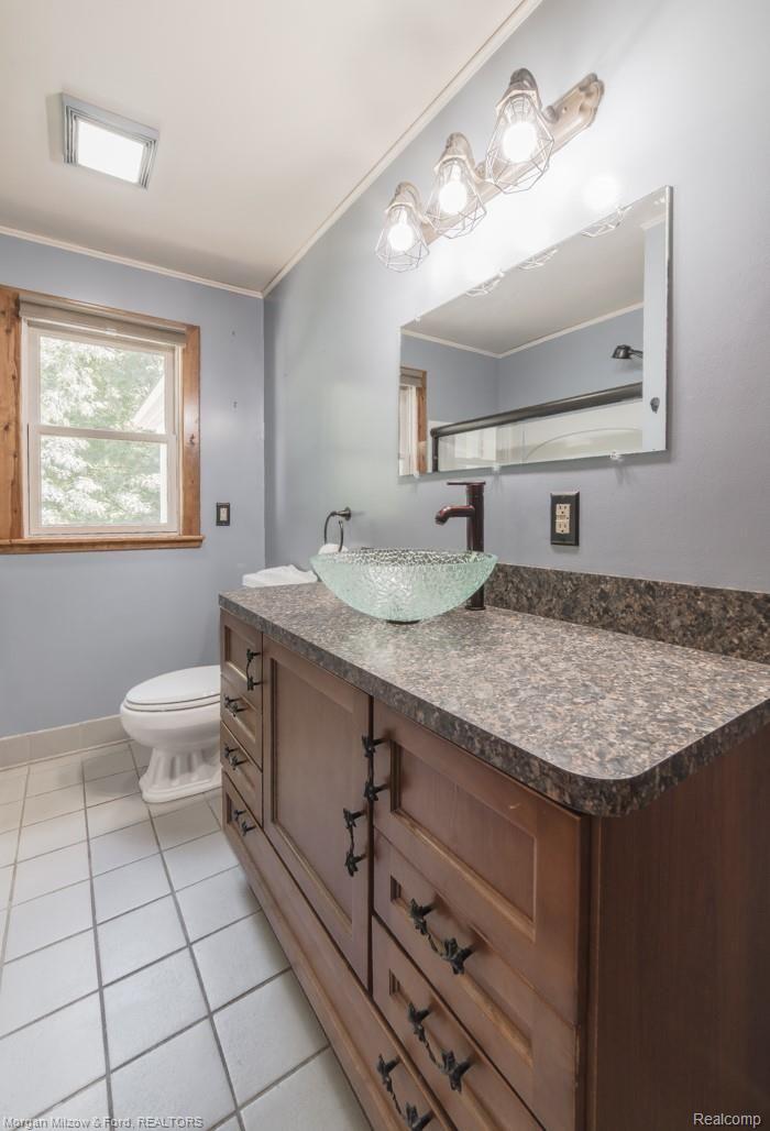 2403 North Genesee Road Burton, MI 48509 - Photo 27 of 55 2403 N Genesee-28.jpg