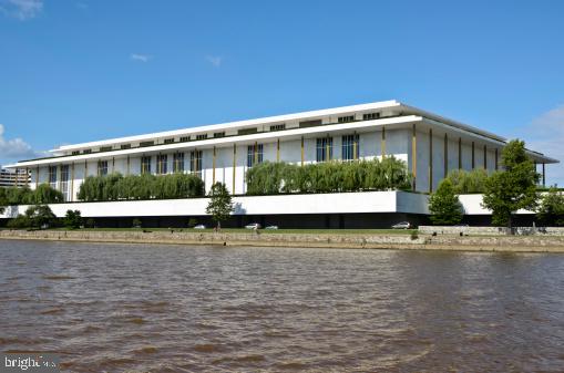 730 24th Street Northwest, Unit 612 Washington, DC 20037 - Photo 28 of 39 a view of a large lake with a big yard