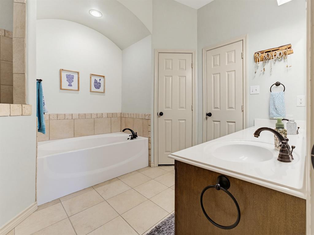2108 Ridgewood Drive Bridgeport, TX 76426 - Photo 21 of 35 Dual Sinks, Large tub and Walk in Shower