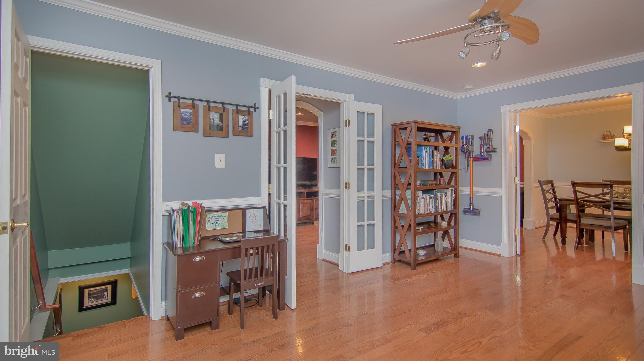 5518 Yorkshire Street Springfield, VA 22151 - Photo 3 of 52 Gallery Image 3