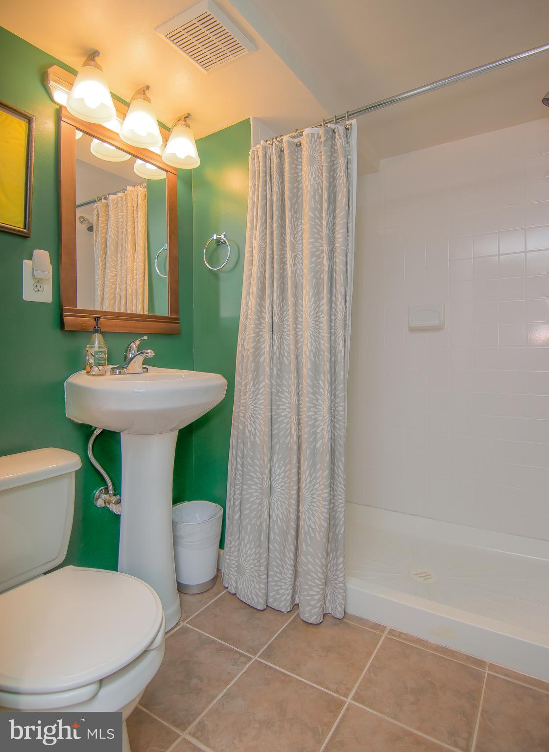 5518 Yorkshire Street Springfield, VA 22151 - Photo 28 of 52 Gallery Image 28