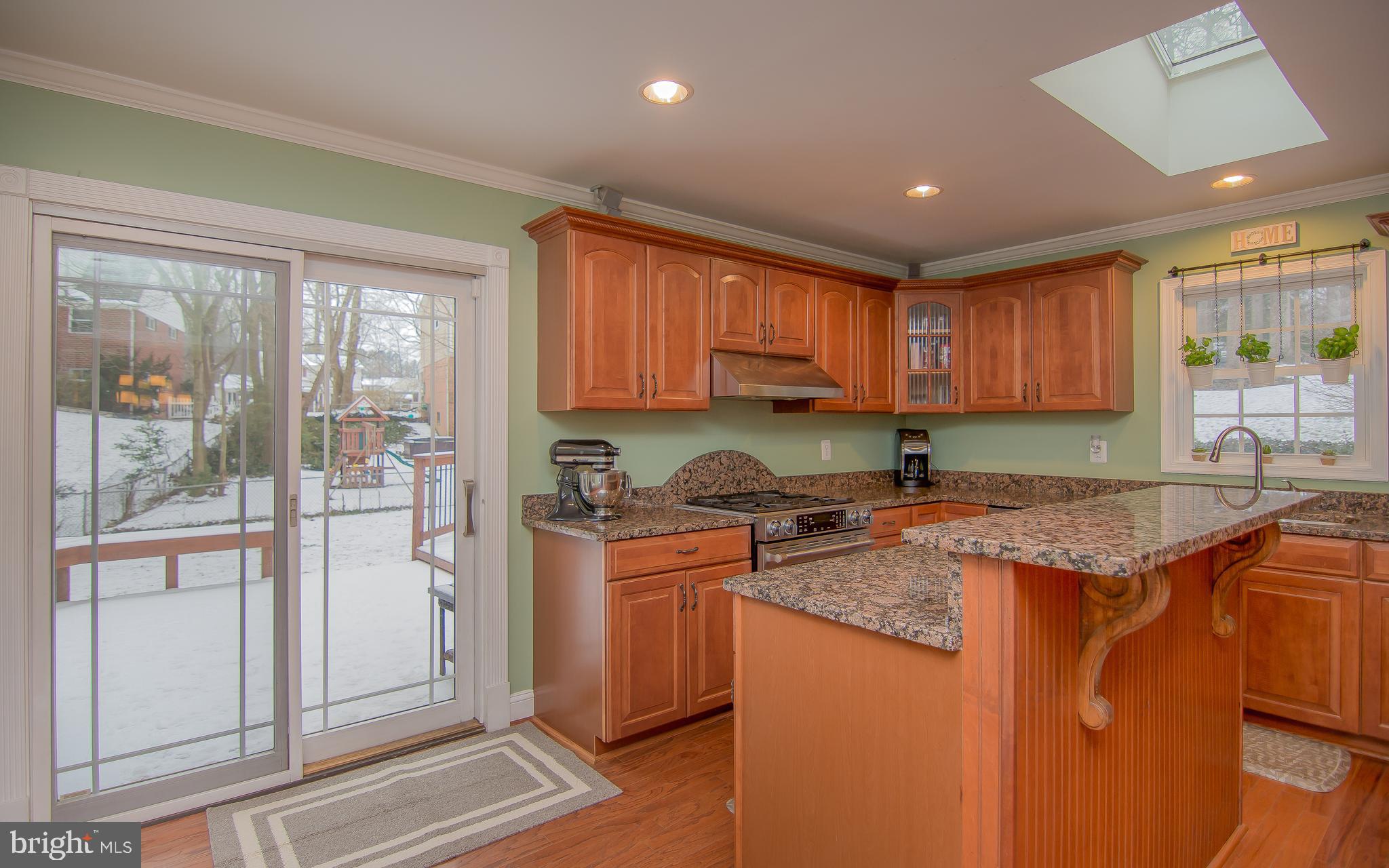 5518 Yorkshire Street Springfield, VA 22151 - Photo 10 of 52 Gallery Image 10