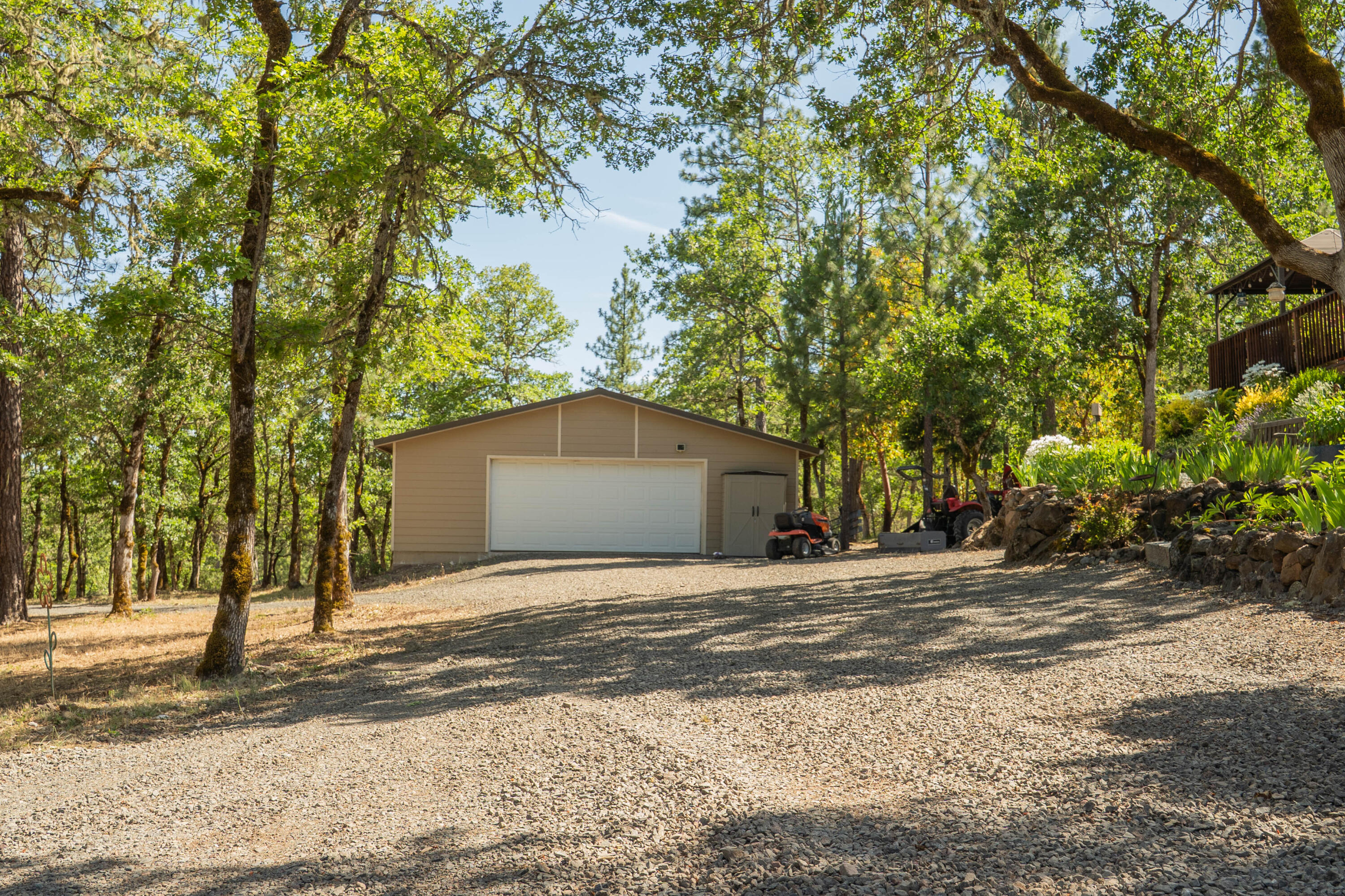 2080 Swingle Road Trail, OR 97541 - Photo 43 of 52 Oversized garage/shop.