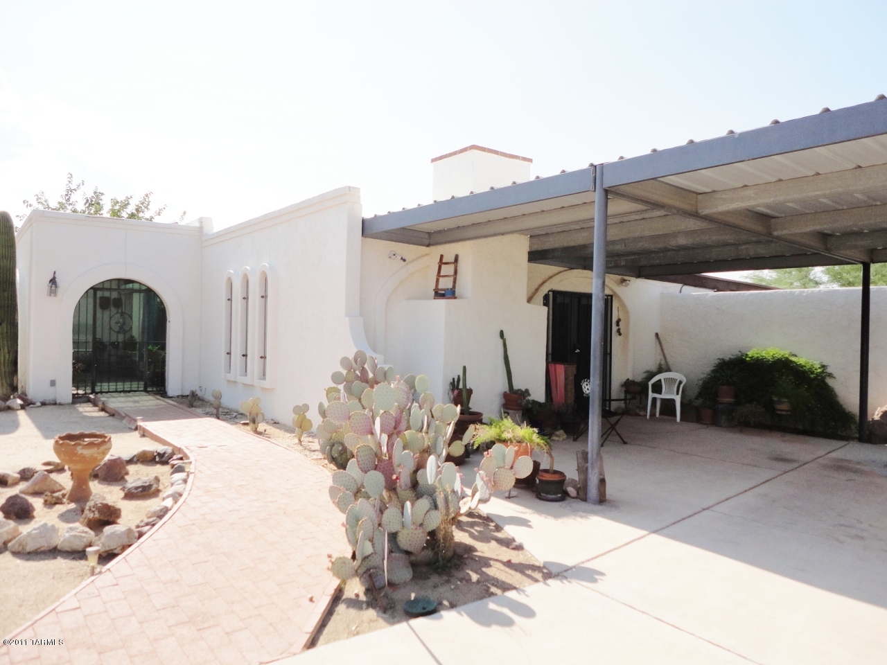 1330 West Roller Coaster Road Tucson, AZ 85704 - Photo 3 of 32 Gallery Image 3