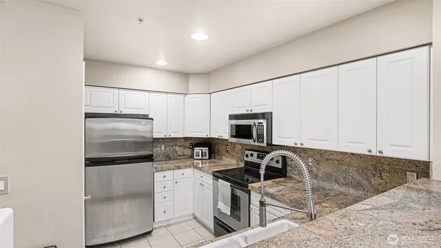 $486,900 | 2244 132nd Avenue Southeast, Unit B305, Bellevue, WA 98005