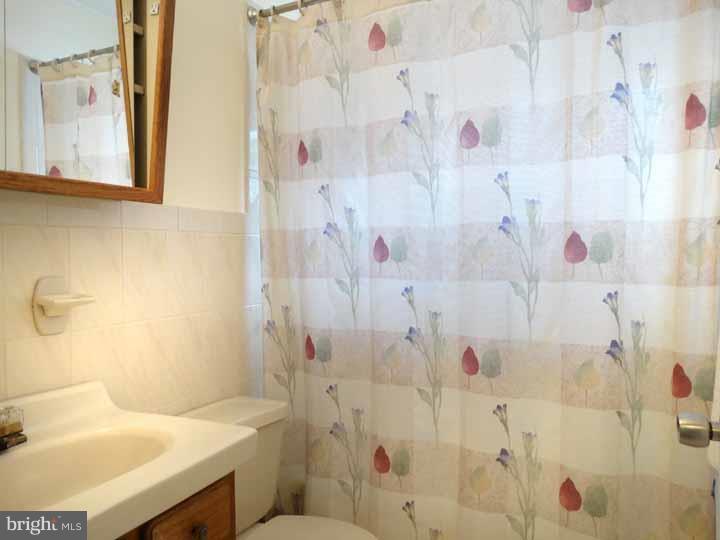 23 Long Loop Road Levittown, PA 19056 - Photo 16 of 23 Gallery Image 16
