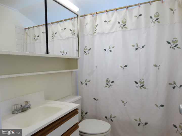 23 Long Loop Road Levittown, PA 19056 - Photo 18 of 23 Gallery Image 18