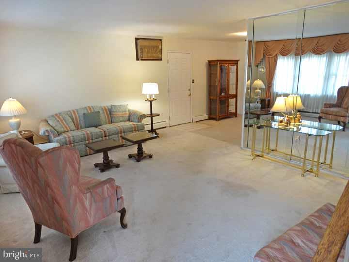 23 Long Loop Road Levittown, PA 19056 - Photo 3 of 23 Gallery Image 3