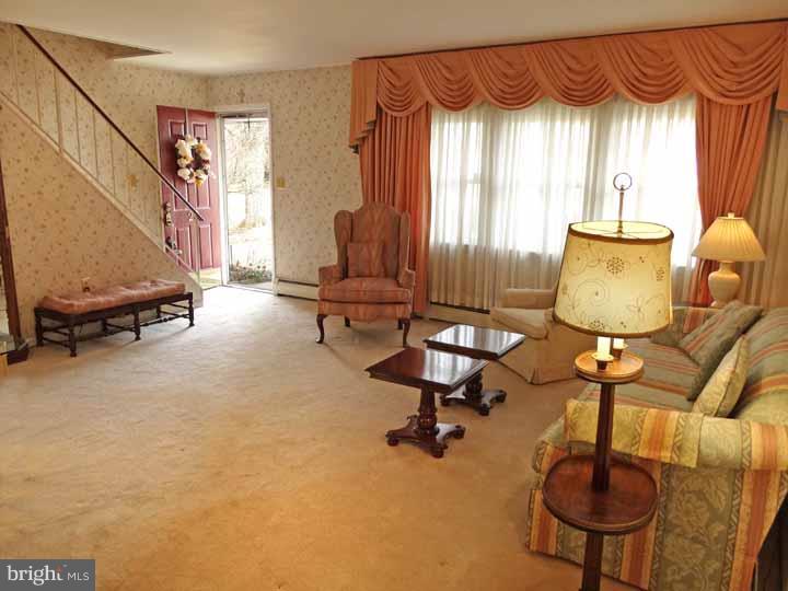 23 Long Loop Road Levittown, PA 19056 - Photo 5 of 23 Gallery Image 5