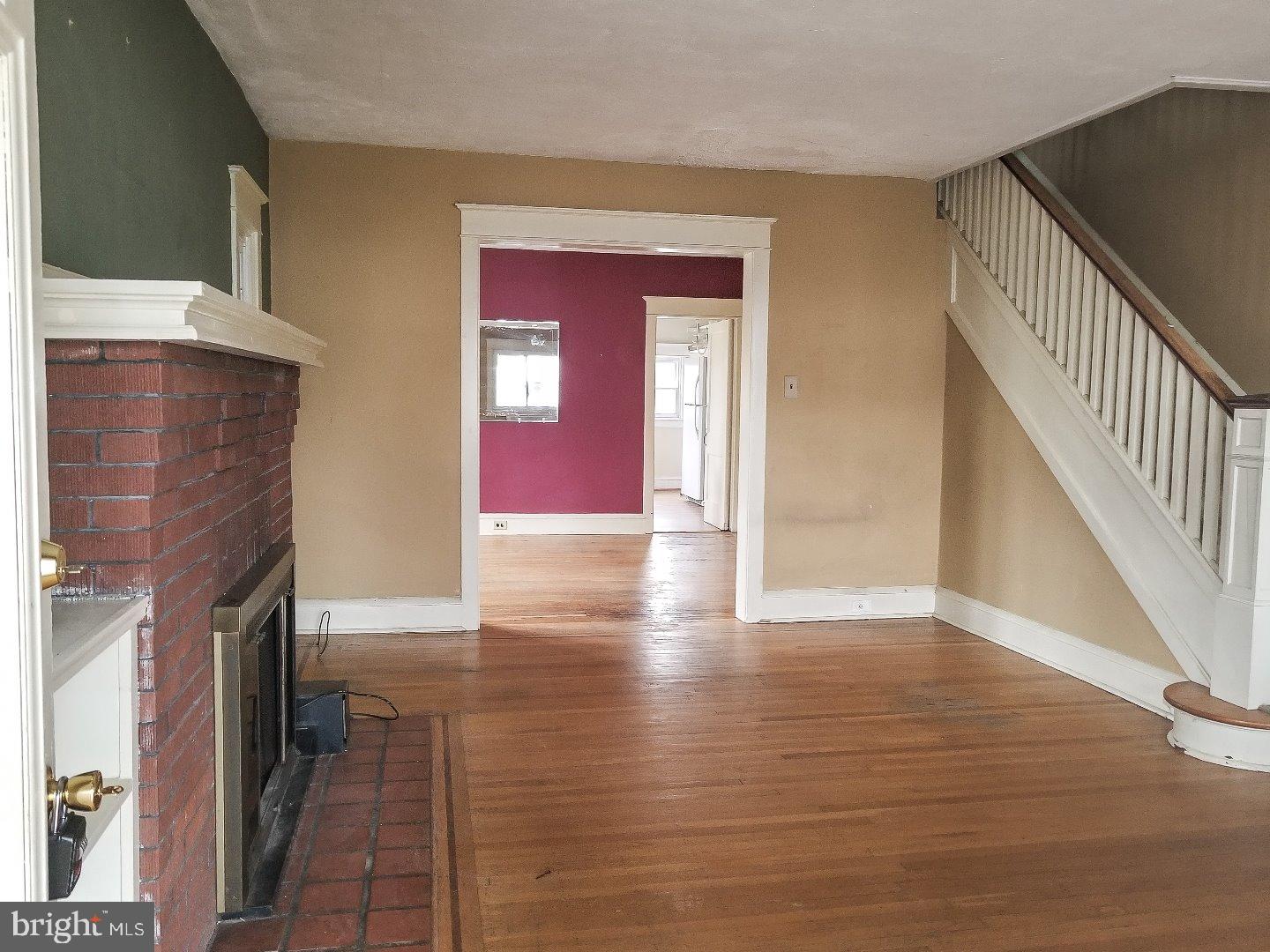 303 Pomeroy Street Ridley Park, PA 19078 - Photo 4 of 20 Living Room