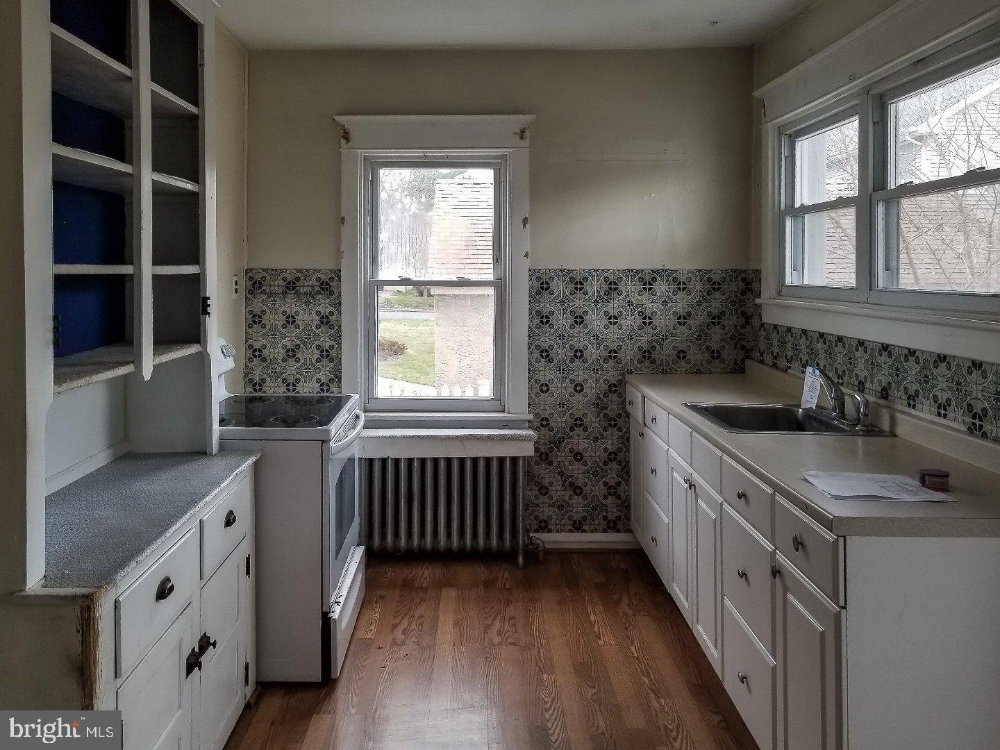 303 Pomeroy Street Ridley Park, PA 19078 - Photo 9 of 20 Kitchen