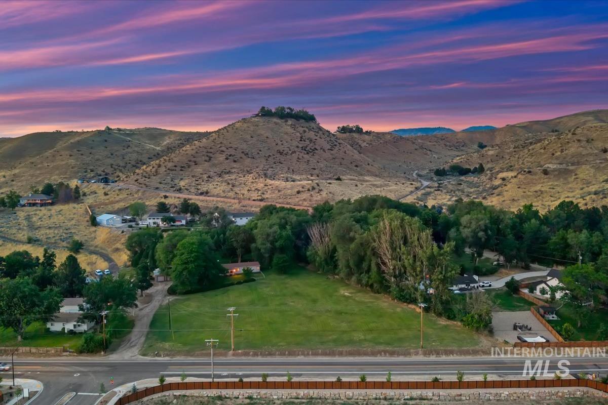 5758 West Hill Road Boise, ID 83703 - Photo 28 of 39 Gallery Image 28