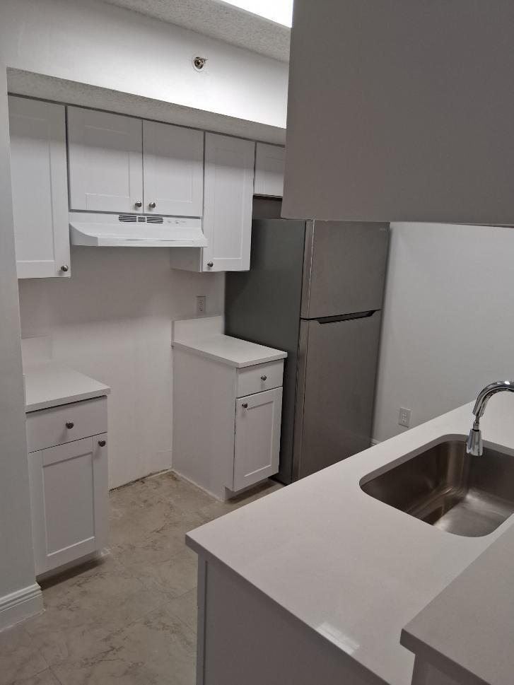 460 South Park Road, Unit 6207 Hollywood, FL 33021 - Photo 2 of 4 Kitchen