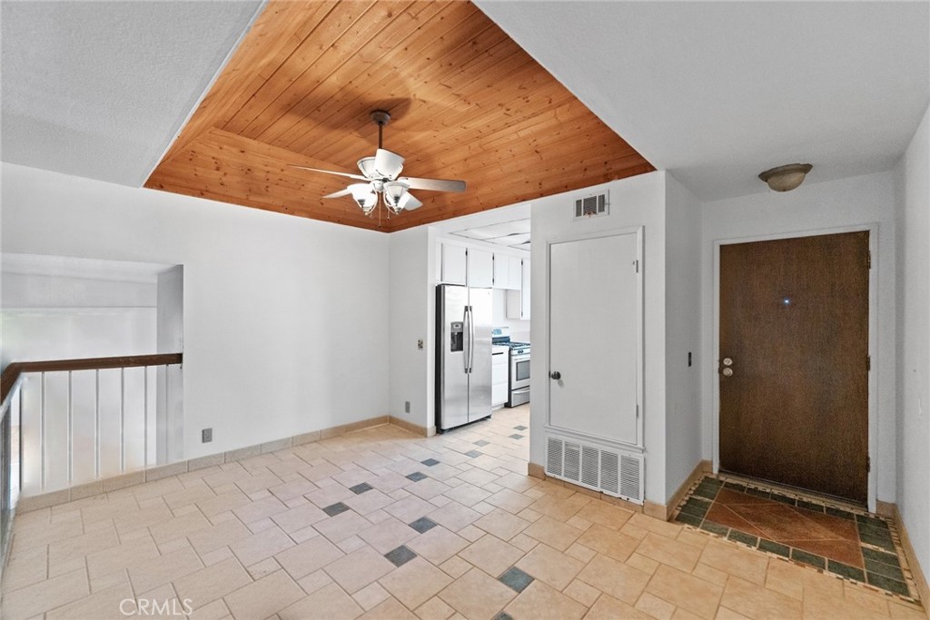 3210 Darby Street, Unit 102 Simi Valley, CA 93063 - Photo 12 of 32