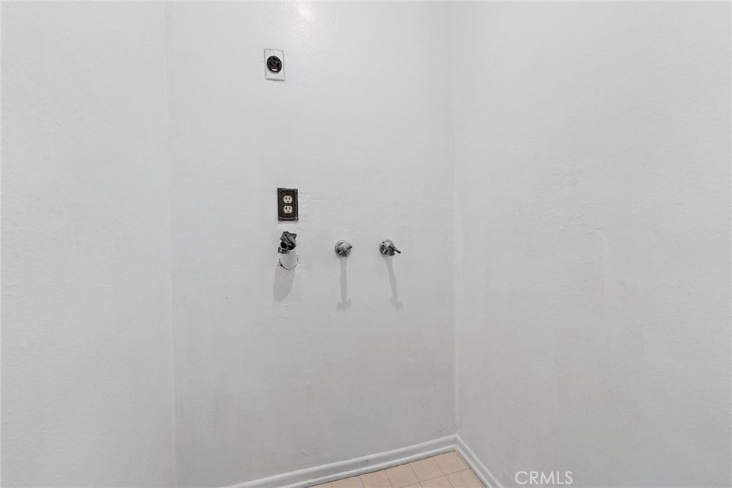 3210 Darby Street, Unit 102 Simi Valley, CA 93063 - Photo 18 of 32