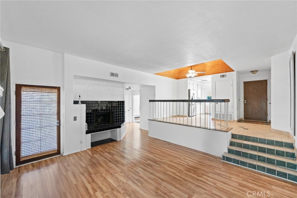 3210 Darby Street, Unit 102 Simi Valley, CA 93063 - Photo 8 of 32