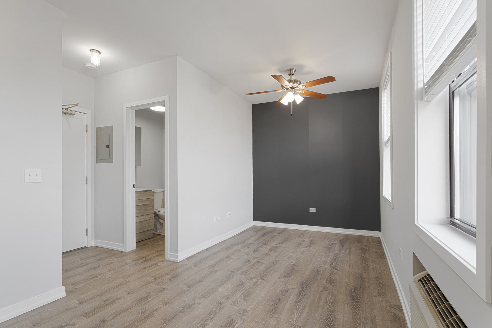 4875 North Magnolia Avenue, Unit 405 Chicago, IL 60640 - Photo 3 of 11