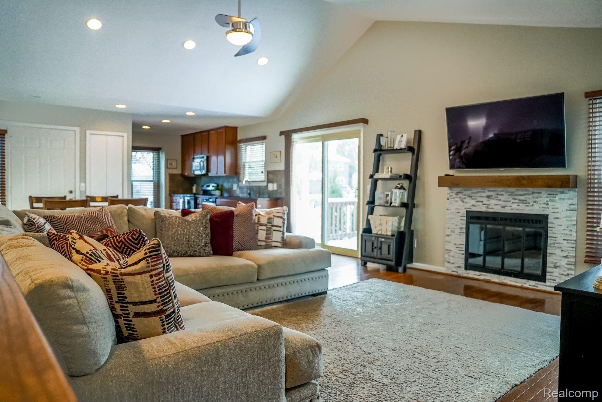 708 Dressler Lane Rochester, MI 48307 - Photo 9 of 24 Gallery Image 9