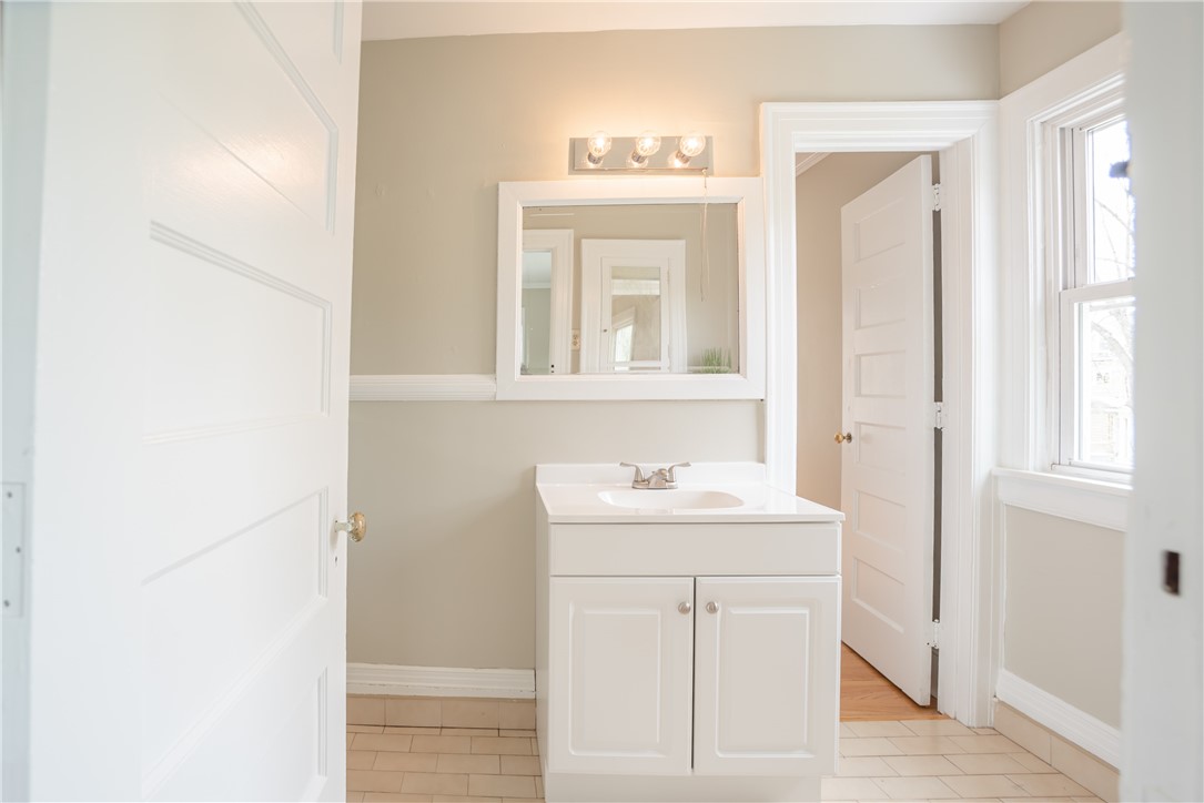 212 Culver Road, Unit 2 Rochester, NY 14607 - Photo 11 of 22 Full Bath #1