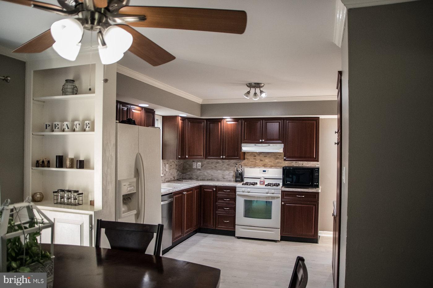 520 Beverly Drive Magnolia, NJ 08049 - Photo 12 of 35