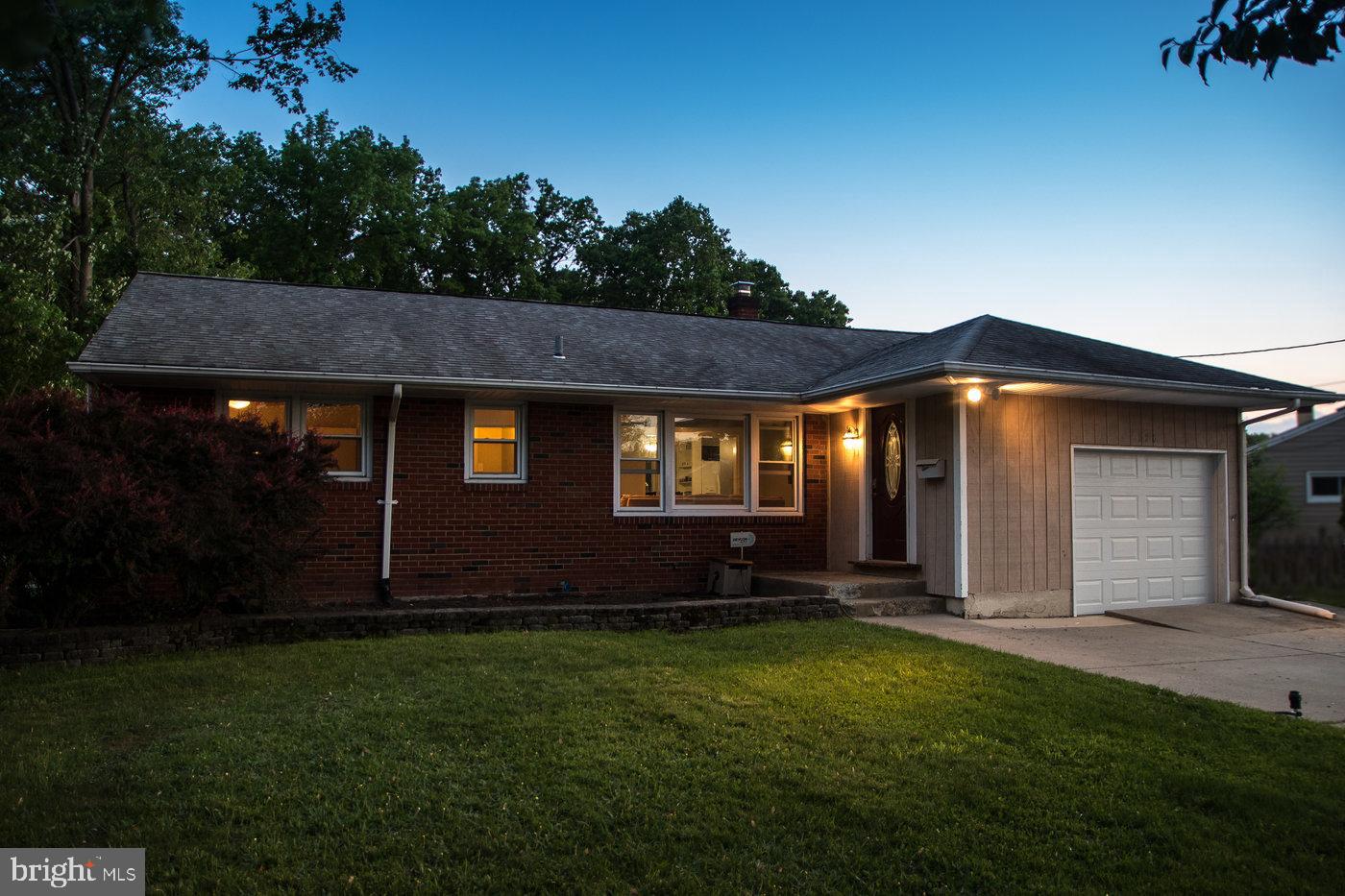 520 Beverly Drive Magnolia, NJ 08049 - Photo 3 of 35