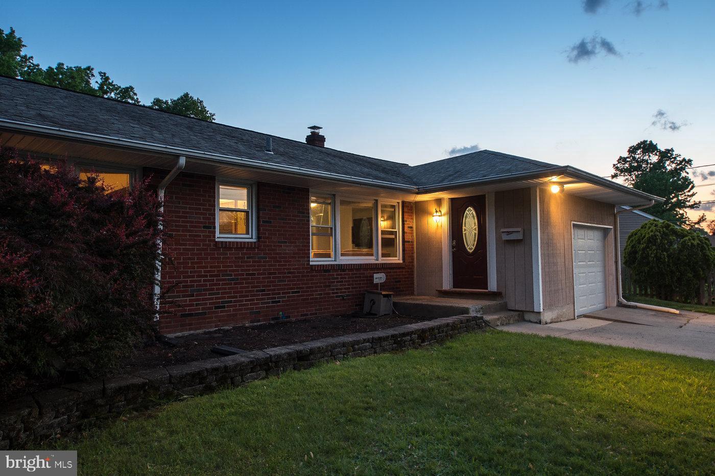 520 Beverly Drive Magnolia, NJ 08049 - Photo 4 of 35