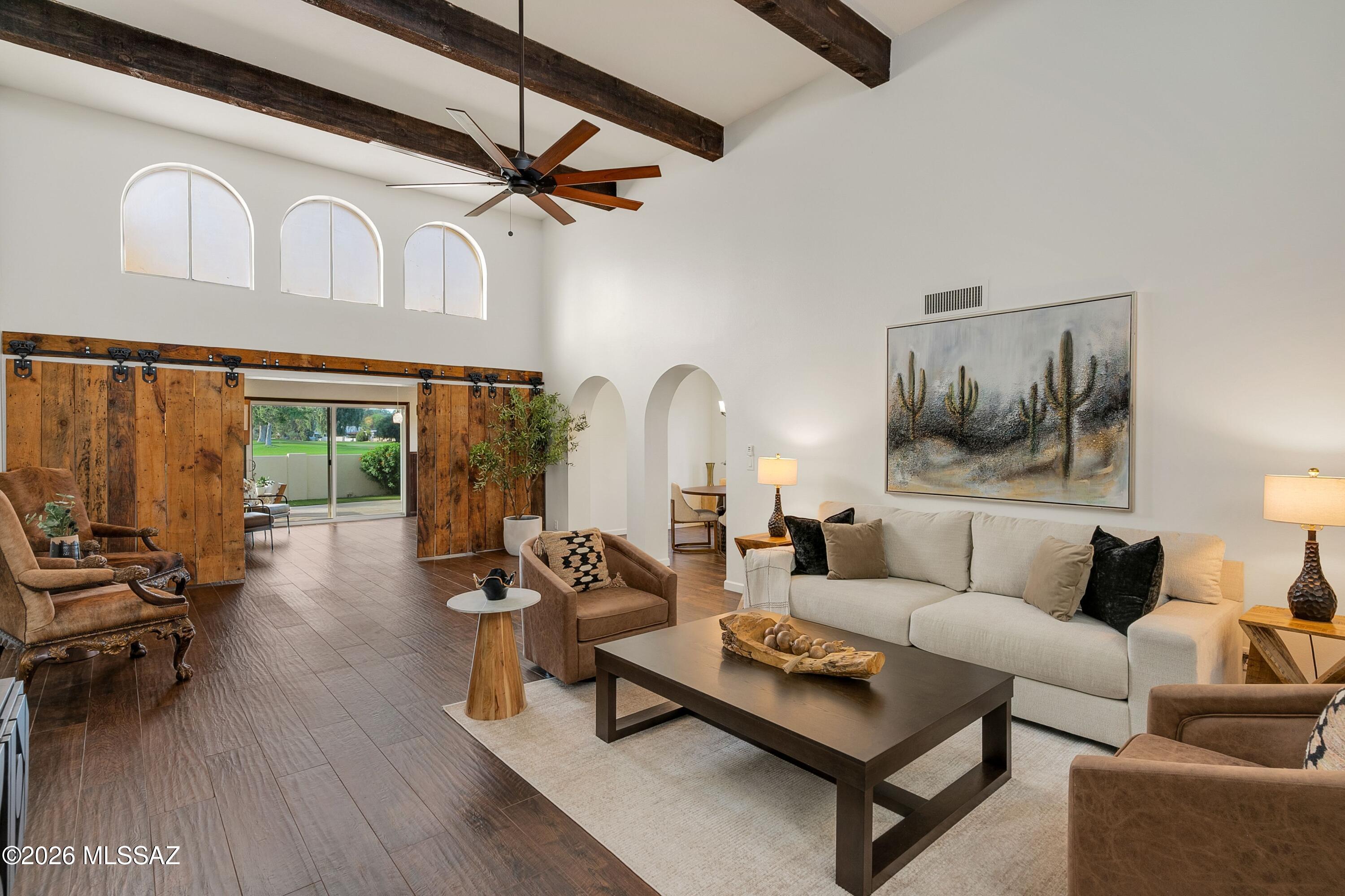 2702 West Magee Road Tucson, AZ 85742 - Photo 8 of 51 Living Room