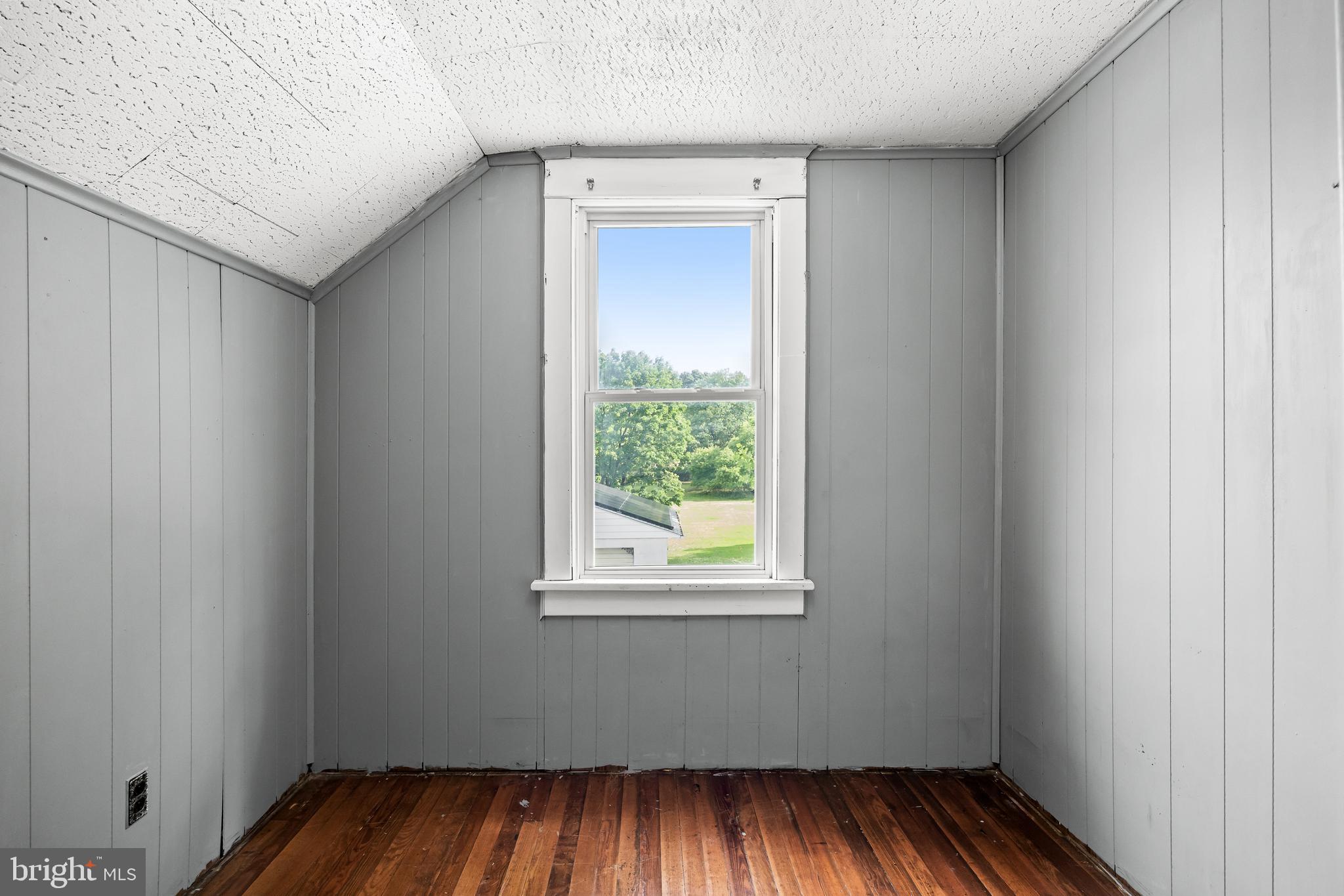 127 Hurffville Grenloch Road Sewell, NJ 08080 - Photo 15 of 30 Bonus room from Bedroom 4