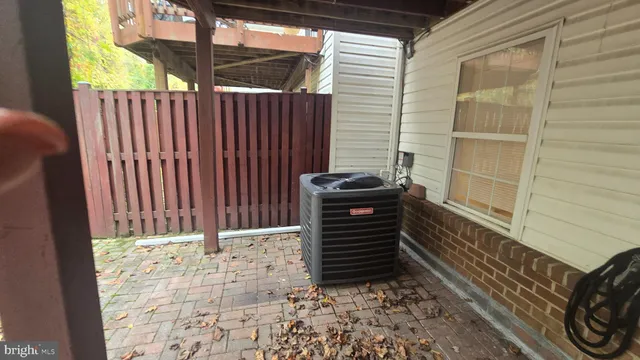 a view of walk in closet