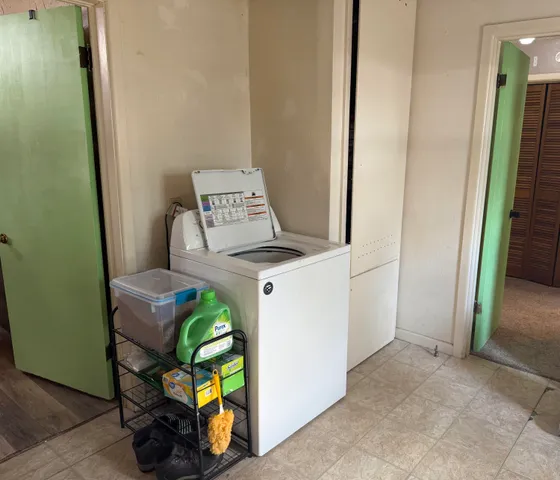 a view of backyard with tree