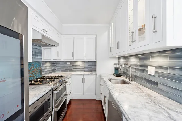 $2,250,000 | 870 United Nations Plaza, Unit 10G | Midtown East