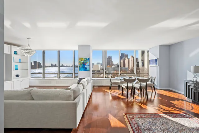 $2,250,000 | 870 United Nations Plaza, Unit 10G | Midtown East