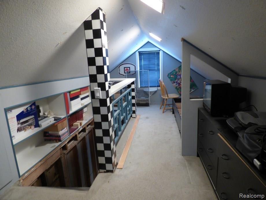 3153 Willet Avenue Rochester, MI 48309 - Photo 22 of 31 P1070933.jpg