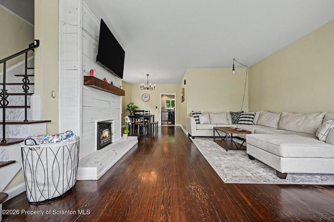 1742 Main Street Blakely, PA 18447 - Photo 11 of 47 1742 Main St 08 Large