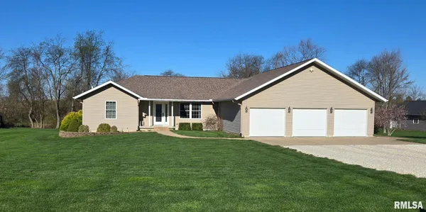 $359,900 | 28948 Woodside Drive, Canton, IL 61520