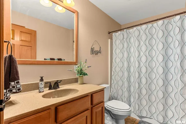 $359,900 | 28948 Woodside Drive, Canton, IL 61520