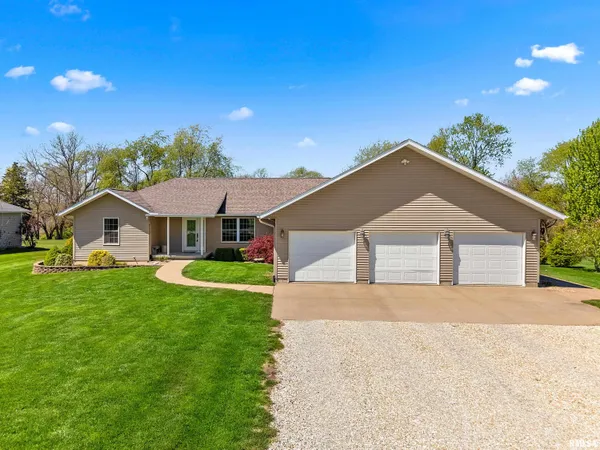 $359,900 | 28948 Woodside Drive, Canton, IL 61520