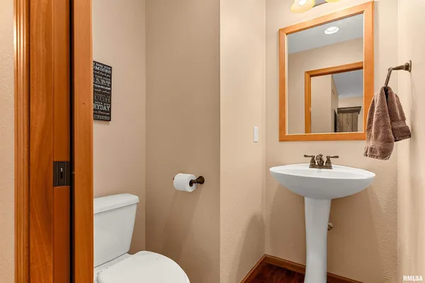 $359,900 | 28948 Woodside Drive, Canton, IL 61520