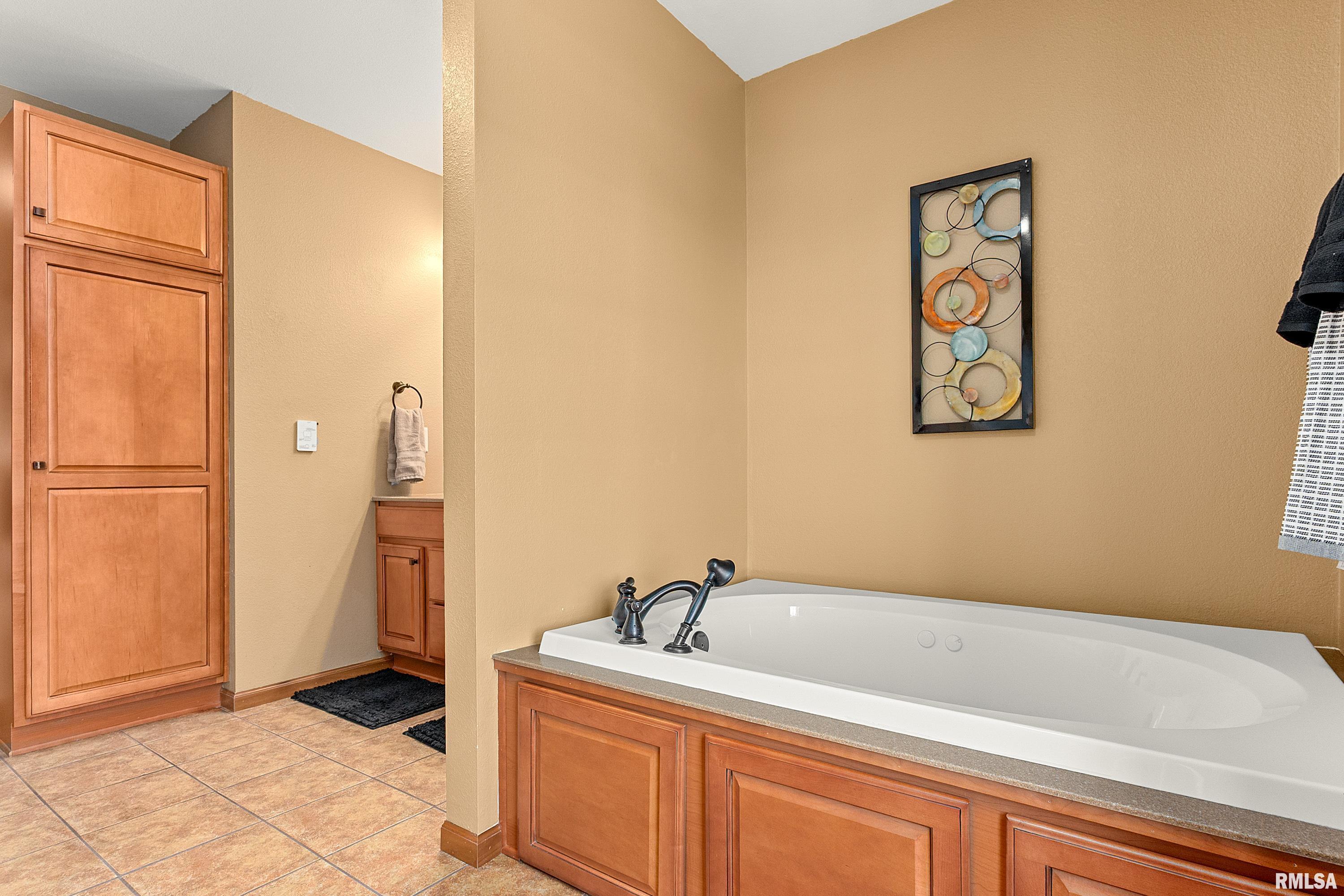 28948 Woodside Drive Canton, IL 61520 - Photo 29 of 54