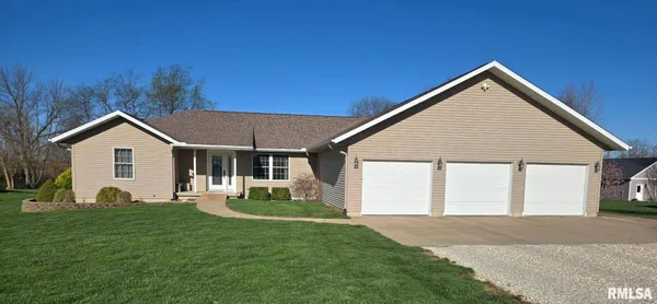 $359,900 | 28948 Woodside Drive, Canton, IL 61520