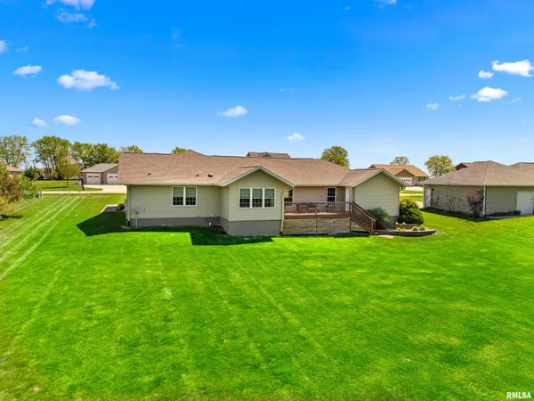 $359,900 | 28948 Woodside Drive, Canton, IL 61520