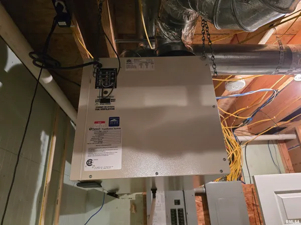 $359,900 | 28948 Woodside Drive, Canton, IL 61520