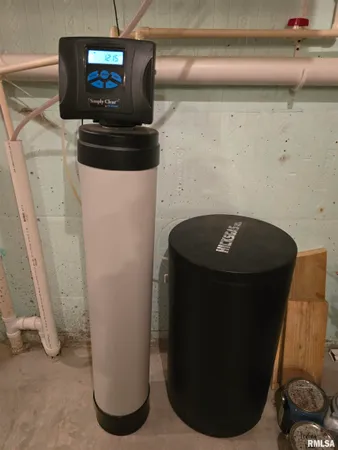 $359,900 | 28948 Woodside Drive, Canton, IL 61520