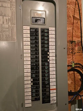 $359,900 | 28948 Woodside Drive, Canton, IL 61520