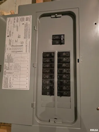 $359,900 | 28948 Woodside Drive, Canton, IL 61520