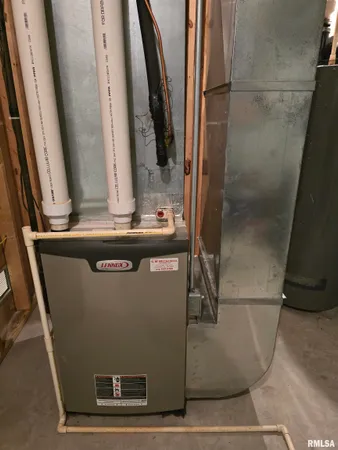 $359,900 | 28948 Woodside Drive, Canton, IL 61520