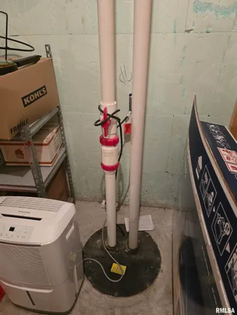 $359,900 | 28948 Woodside Drive, Canton, IL 61520