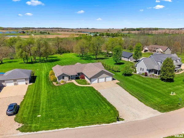 $359,900 | 28948 Woodside Drive, Canton, IL 61520